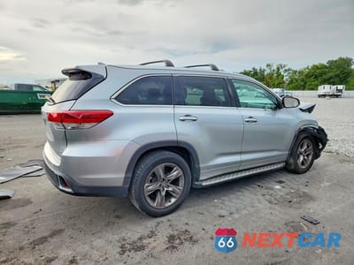 Trzecie zdjęcie samochodu z tyłu: 2018 TOYOTA HIGHLANDER LIMITED PLATINUM VIN:5TDYZRFH6JS237844 - miniatura