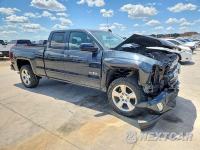 Czwarte zdjęcie samochodu z boku: 2017 CHEVROLET SILVERADO K1500 LT VIN:1GCVKREC2HZ359414 - miniatura