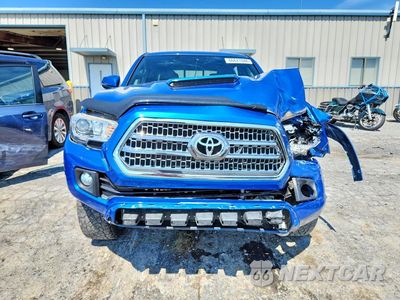 Piąte zdjęcie samochodu w środku: 2016 TOYOTA TACOMA TRD SPORT VIN:5TFCZ5AN8GX037857 - miniatura