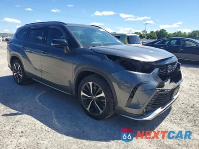 Czwarte zdjęcie samochodu z boku: 2021 TOYOTA HIGHLANDER XSE VIN:5TDLZRBH5MS076939 - miniatura