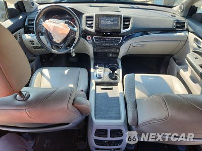 Zdjęcie 8 z 13 samochodu: 2016 HONDA PILOT TOURING VIN:5FNYF6H91GB012919 - miniatura