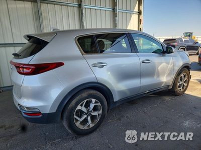Trzecie zdjęcie samochodu z tyłu: 2020 KIA SPORTAGE LX VIN:KNDPM3AC1L7708329 - miniatura