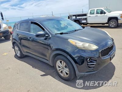Czwarte zdjęcie samochodu z boku: 2017 KIA SPORTAGE LX VIN:KNDPMCAC1H7064161 - miniatura