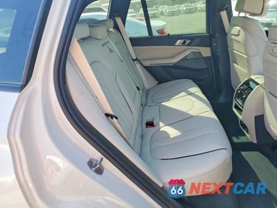 Zdjęcie 10 z 12 samochodu: 2026 BMW X5 M60I VIN:5UX33EU03T9298487 - miniatura