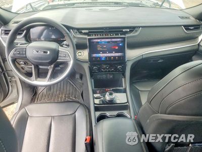Zdjęcie 8 z 13 samochodu: 2025 JEEP GRAND CHEROKEE L LIMITED VIN:1C4RJKBG5S8659030 - miniatura