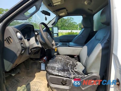 Zdjęcie 7 z 13 samochodu: 2015 FORD F550 SUPER DUTY BOX TRUCK VIN:1FDUF5GT1FEA32069 - miniatura