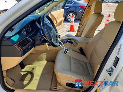 Zdjęcie 7 z 13 samochodu: 2007 BMW 525 XI VIN:WBANF335X7CS41454 - miniatura