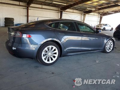 Trzecie zdjęcie samochodu z tyłu: 2016 TESLA MODEL S VIN:5YJSA1E24GF168791 - miniatura