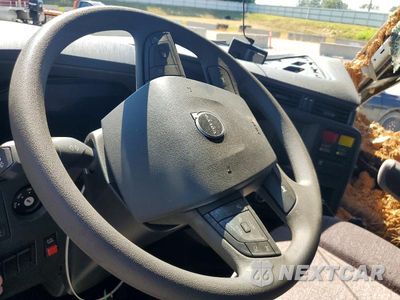 Zdjęcie 8 z 14 samochodu: 2026 VOLVO VNL SEMI TRUCK VIN:4V4BC9EH3TN712145 - miniatura