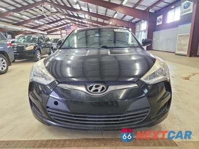 Piąte zdjęcie samochodu w środku: 2013 HYUNDAI VELOSTER BASE VIN:KMHTC6AD9DU162339 - miniatura