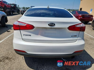 Zdjęcie 6 z 12 samochodu: 2016 KIA FORTE EX VIN:KNAFX4A87G5480002 - miniatura