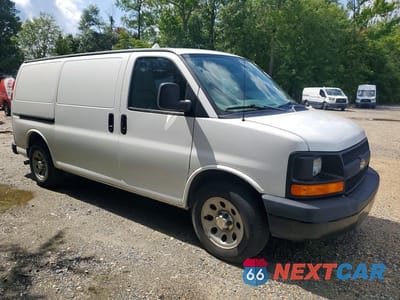 Czwarte zdjęcie samochodu z boku: 2013 CHEVROLET EXPRESS G1500 VIN:1GCSGAFX1D1158507 - miniatura