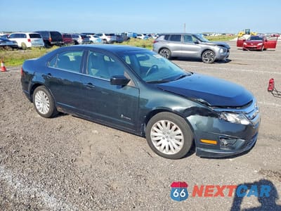 Czwarte zdjęcie samochodu z boku: 2010 FORD FUSION HYBRID VIN:3FADP0L38AR400625 - miniatura