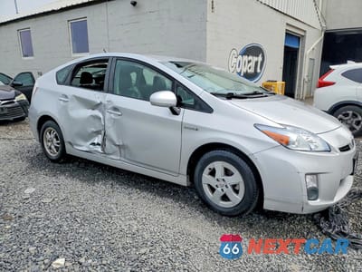 Czwarte zdjęcie samochodu z boku: 2011 TOYOTA PRIUS THREE VIN:JTDKN3DU5B0309328 - miniatura