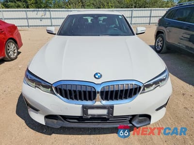 Piąte zdjęcie samochodu w środku: 2019 BMW 330XI VIN:3MW5R7J51K8B01195 - miniatura