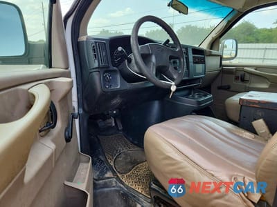 Zdjęcie 8 z 13 samochodu: 2006 CHEVROLET EXPRESS G2500 VIN:1GCGG25VX61172663 - miniatura
