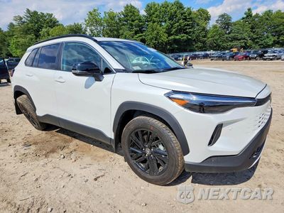 Czwarte zdjęcie samochodu z boku: 2026 TOYOTA COROLLA CROSS HYBRID XSE VIN:7MUFBABG2TV108552 - miniatura