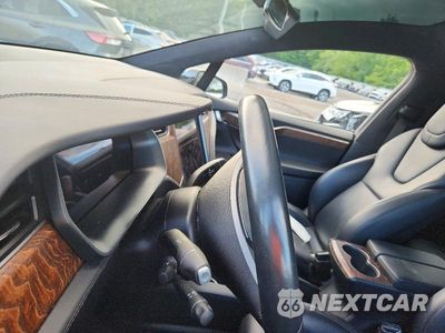 Zdjęcie 9 z 12 samochodu: 2019 TESLA MODEL X VIN:5YJXCAE2XKF181439 - miniatura