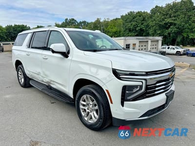 Czwarte zdjęcie samochodu z boku: 2025 CHEVROLET SUBURBAN K1500 LT VIN:1GNS6CRDXSR290820 - miniatura