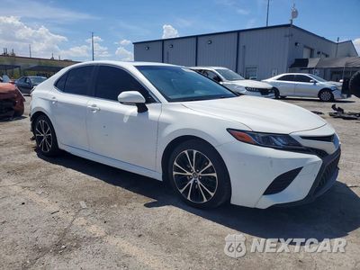 Czwarte zdjęcie samochodu z boku: 2018 TOYOTA CAMRY SE VIN:JTNB11HKXJ3007549 - miniatura