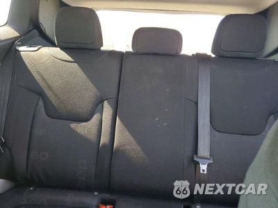 Zdjęcie 10 z 13 samochodu: 2017 JEEP RENEGADE LATITUDE VIN:ZACCJABB7HPG28576 - miniatura
