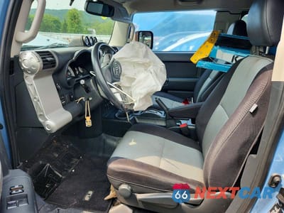Zdjęcie 7 z 13 samochodu: 2014 TOYOTA FJ CRUISER BASE VIN:JTEBU4BFXEK193867 - miniatura