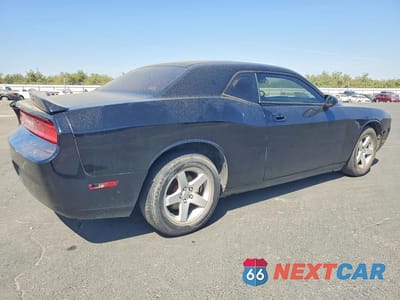 Trzecie zdjęcie samochodu z tyłu: 2010 DODGE CHALLENGER SE VIN:2B3CJ4DV5AH321277 - miniatura