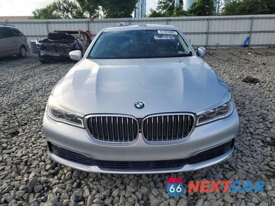 Piąte zdjęcie samochodu w środku: 2016 BMW 750 XI VIN:WBA7F2C56GG416813 - miniatura
