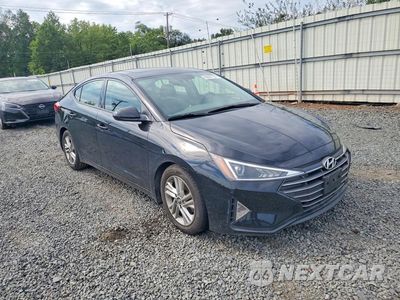 Czwarte zdjęcie samochodu z boku: 2020 HYUNDAI ELANTRA VALUE EDITION VIN:5NPD84LF6LH622045 - miniatura