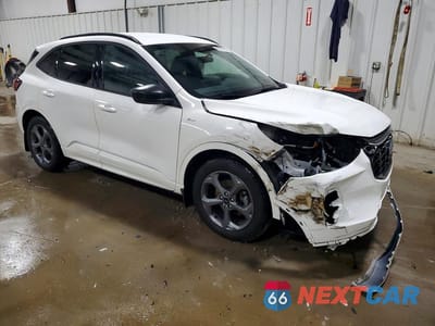 Czwarte zdjęcie samochodu z boku: 2024 FORD ESCAPE ST LINE VIN:1FMCU0MN2RUA91913 - miniatura