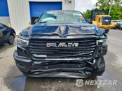 Piąte zdjęcie samochodu w środku: 2025 RAM 1500 LARAMIE VIN:1C6SRFJP8SN536771 - miniatura