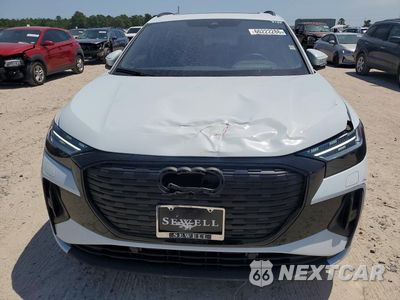 Piąte zdjęcie samochodu w środku: 2024 AUDI Q4 E-TRON PRESTIGE VIN:WA1MUBFZ9RP052359 - miniatura