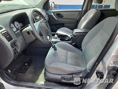 Zdjęcie 7 z 12 samochodu: 2005 FORD ESCAPE XLT VIN:1FMYU93135KC70587 - miniatura