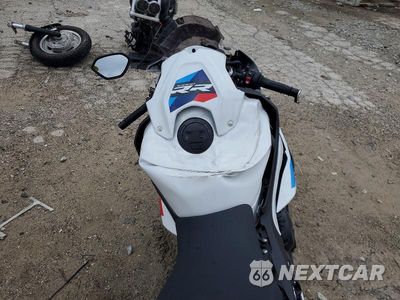 Zdjęcie 6 z 9 samochodu: 2023 BMW S 1000 RR VIN:WB10E6305P6G64379 - miniatura