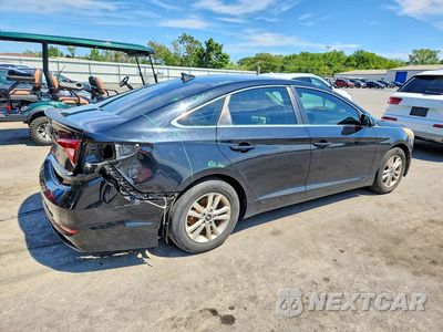 Trzecie zdjęcie samochodu z tyłu: 2017 HYUNDAI SONATA SE VIN:5NPE24AF8HH587105 - miniatura