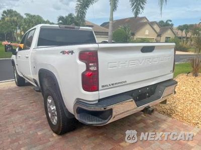 Trzecie zdjęcie samochodu z tyłu: 2022 CHEVROLET SILVERADO K2500 HEAVY DUTY LT VIN:2GC1YNEY5N1225096 - miniatura