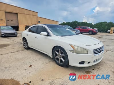 Czwarte zdjęcie samochodu z boku: 2012 NISSAN MAXIMA 3.5 S VIN:1N4AA5AP2CC859304 - miniatura