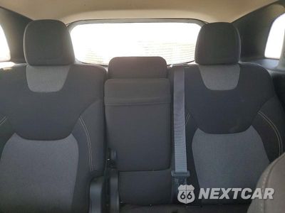 Zdjęcie 10 z 14 samochodu: 2016 JEEP CHEROKEE SPORT VIN:1C4PJLAB8GW303595 - miniatura