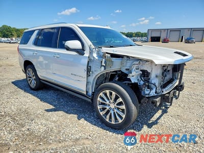 Czwarte zdjęcie samochodu z boku: 2022 GMC YUKON DENALI VIN:1GKS2DKL2NR363652 - miniatura