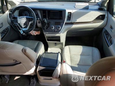 Zdjęcie 8 z 14 samochodu: 2016 TOYOTA SIENNA XLE 8-PASSENGER VIN:5TDYK3DC0GS744398 - miniatura