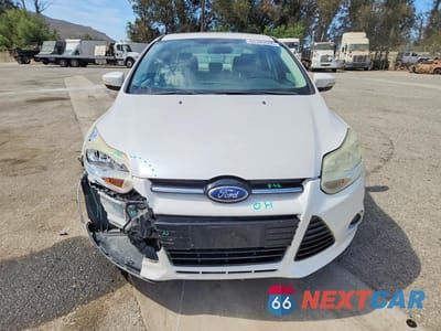Piąte zdjęcie samochodu w środku: 2012 FORD FOCUS SEL VIN:1FAHP3H20CL152472 - miniatura