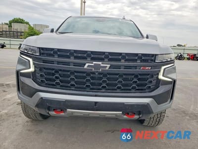 Piąte zdjęcie samochodu w środku: 2023 CHEVROLET TAHOE K1500 Z71 VIN:1GNSKPKD0PR526203 - miniatura