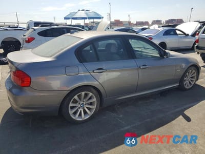 Trzecie zdjęcie samochodu z tyłu: 2011 BMW 328 I VIN:WBAPH7C52BE679862 - miniatura