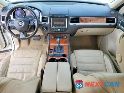 Zdjęcie 8 z 12 samochodu: 2011 VOLKSWAGEN TOUAREG V6 VIN:WVGFF9BP4BD005832 - miniatura