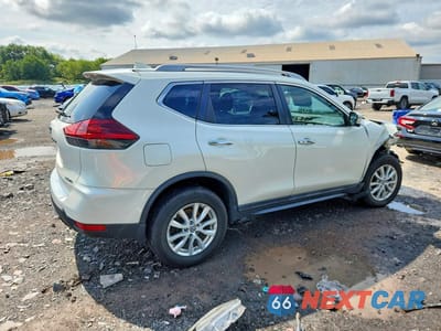 Trzecie zdjęcie samochodu z tyłu: 2018 NISSAN ROGUE S VIN:5N1AT2MV6JC835044 - miniatura