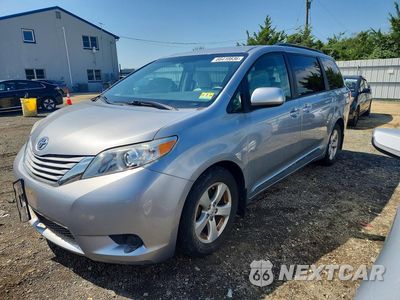 2017 TOYOTA SIENNA LE 5TDKZ3DC3HS820795 - główne zdjęcie licytacji z USA - miniatura