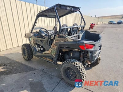 Trzecie zdjęcie samochodu z tyłu: 2015 POLARIS RZR UTILITY VEHICLE VIN:4XAVAA876FB938079 - miniatura