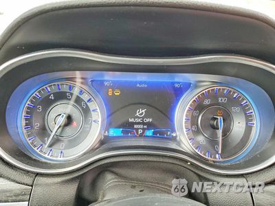 Zdjęcie 9 z 12 samochodu: 2020 CHRYSLER 300 TOURING VIN:2C3CCAAG5LH239117 - miniatura