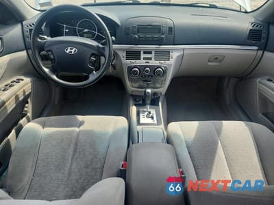 Zdjęcie 8 z 12 samochodu: 2006 HYUNDAI SONATA GLS VIN:KMHEU46C16A110413 - miniatura