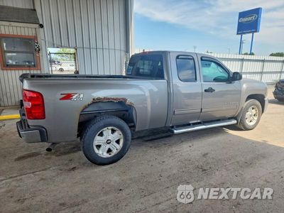 Trzecie zdjęcie samochodu z tyłu: 2013 CHEVROLET SILVERADO K1500 LT VIN:1GCRKSE78DZ229983 - miniatura